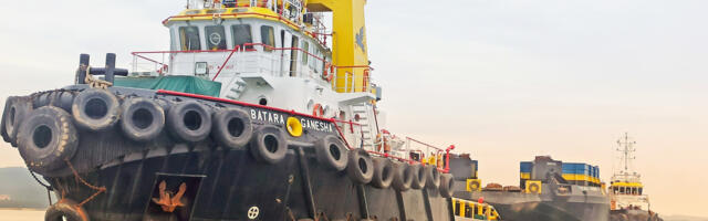 Why Do Tugboats Have Tires On Them? Here's What They're For