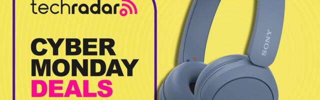 Amazon is selling 4.5-star Sony headphones for $33 and Cyber Monday just got real