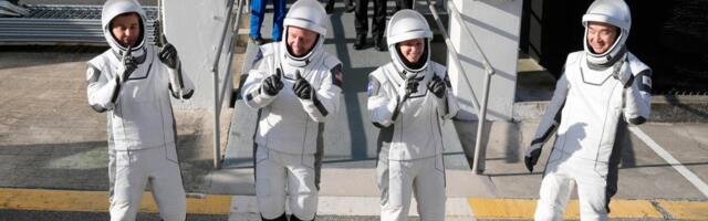 SpaceX delivers 4 astronauts to the International Space Station just 15 hours after launch