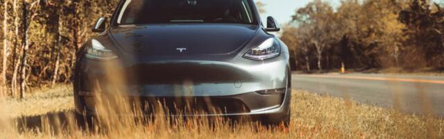 Lawsuit Details Horrifying 911 Call Before Tesla Driver Died While Trapped Inside Car