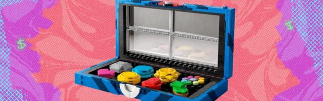 The Lego Pokémon Kanto Region Badge Collection is free when you pre-order the new Venusaur, Charizard, and Blastoise set