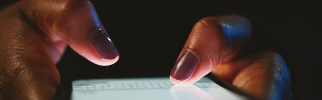 AdultFriendFinder vs. Snapchat: Which is better for sexting?