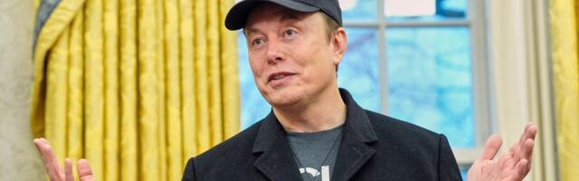 Elon Musk said he'll congratulate Blue Origin if they land on the moon before SpaceX — he's focused on something else