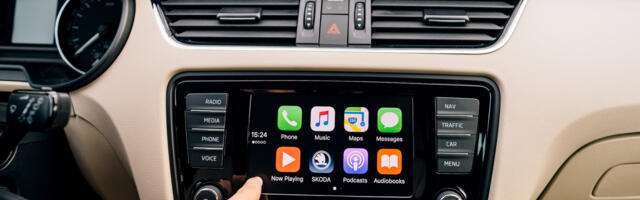 These Two Gadgets Can Help You Use A Phone In Your Car Safely