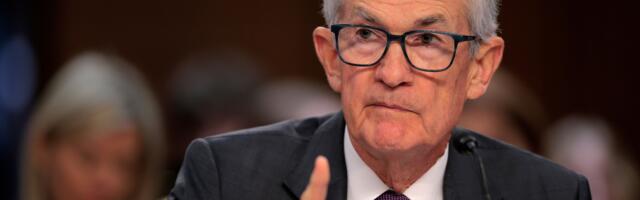 Fed Leaves Rates Steady, Expects Weaker Growth, Sticky Inflation