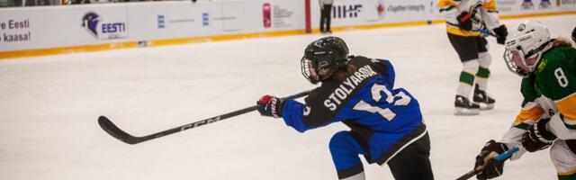 Женская сборная Эстонии с разгромной победой над ЮАР стартовала на домашнем ЧМ по хоккею