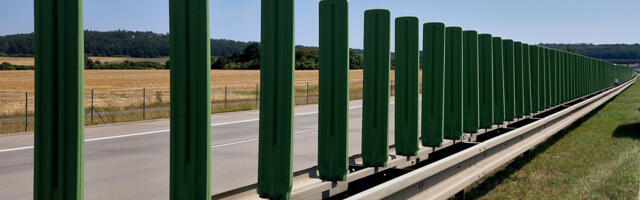 What Are The Green Things On Highway Dividers For?