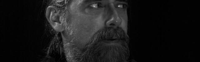 If a man in his 40s suddenly starts going to the gym every day, cooking his own meals, and spending time alone, something important is happening — and it’s almost always the opposite of a crisis