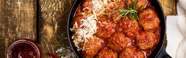 These 4 Foods Are Secretly Destroying Your Cast‑Iron Skillet