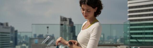 Huawei’s latest watch has a snazzy new fingertip sensor