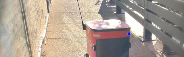 These delivery robots are getting a cool reception in Chicago