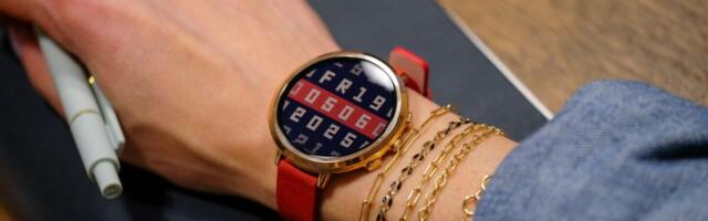 Pebble Revives and Revamps Its Short-Lived Circular Smartwatch