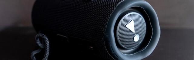 Want a rugged Bluetooth speaker? Get the JBL Flip 6 while it’s on sale
