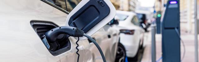 Uber will pay drivers $4,000 to switch to an EV