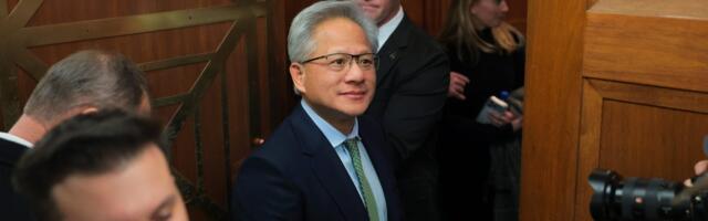 Trump places a 25% tariff on high-end computing chips, and said more duties may be coming for the semiconductor industry