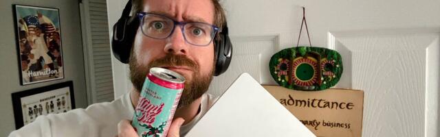 I've Been Covering Black Friday for Over 15 Years. Here's How I Survive the Chaos