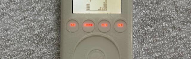 Prototype iPod Features Apple-Designed Tetris Clone Called 'Stacker'