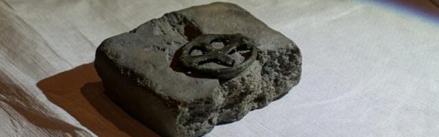 1,000-Year-Old Bronze Cross Perfectly Matches Mold Found 40 Years Ago, Shocking Archaeologists