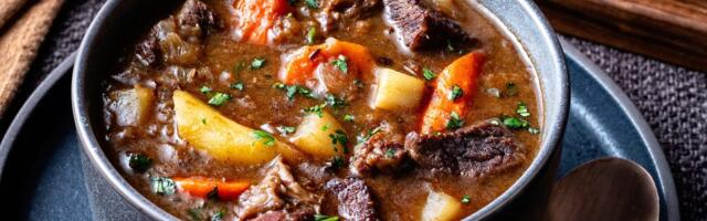17 cozy comfort foods you can make in a slow cooker