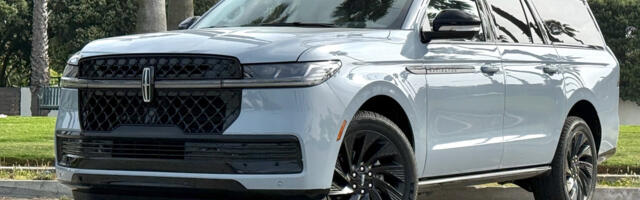 Lincoln's Navigator L May Not Have A V8, But Don't Doubt Its Commitment To Excess