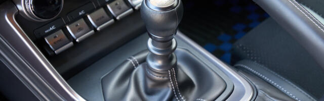 Who Invented The Manual Transmission & Which Was The First Car To Use It?