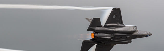 Can Military Planes Land At Civilian Airports?