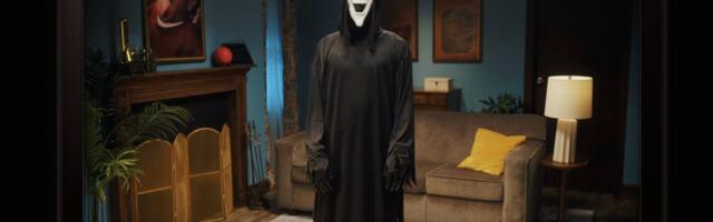 You can make the Ghostface do whatever you want on this Scary Movie website