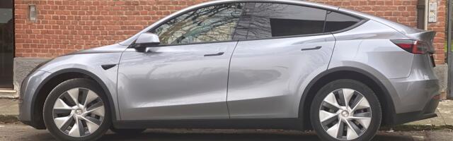 Tesla Goes Up Against A Road Runner-Style Painted Wall – The Results Speak For Themselves