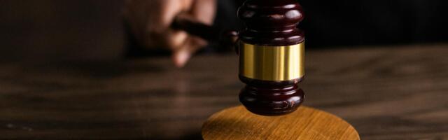 Apple sued over delayed AI features