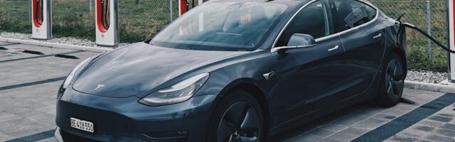 Tesla accused of messing with odometers to get out of repair bills