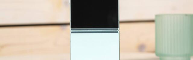 Samsung Galaxy Z Flip5 teardown video