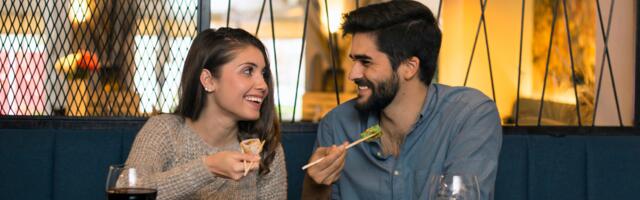 8 dining etiquette mistakes that instantly reveal someone wasn’t raised with class