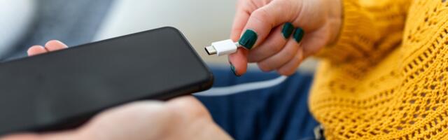 5 Smartphones With The Great Battery Life You Can Buy Right Now