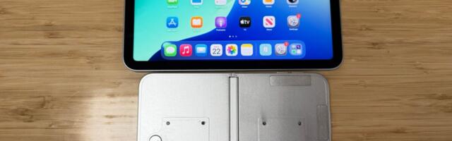 The Foldable iPhone Is Basically an iPad Mini That Folds in Half