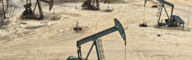 Oil prices climb as US-Iran peace talks stall