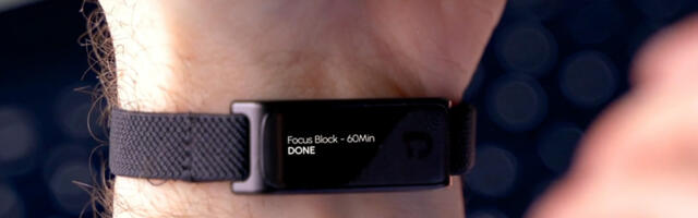 This new wearable is trying to save you from yourself (and your phone)