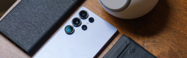 Loss of attraction: I tried using MagSafe accessories with the Galaxy S25 Ultra
