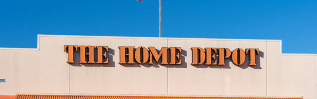 Are Home Depot's Dusk-To-Dawn Light Bulb Adaptors Any Good? Here's What Users Say