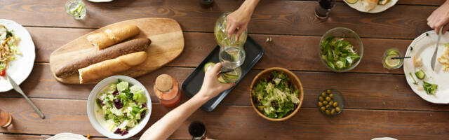How to Enjoy Family Meals Without the Distraction of Devices