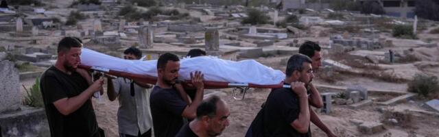 As Gaza death toll passes 40,000, corpses are buried in yards, streets, tiered graves