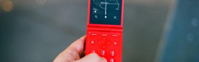 The Light Flip Phone Aims to Be the Luddite’s Best Weapon Against AI