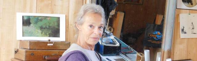 This Artist Paints for the World’s Best Hotels