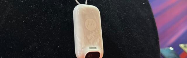 Motorola is entering the wearable AI game