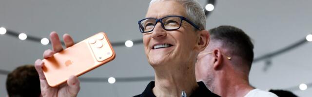 You can thank Tim Cook for the large iPhones