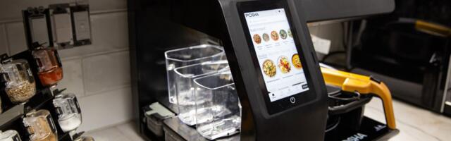 This $1,500 robot cooks dinner while I work