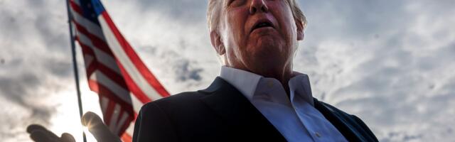 Federal Workers Are Being Told to Blame Democrats for the Shutdown