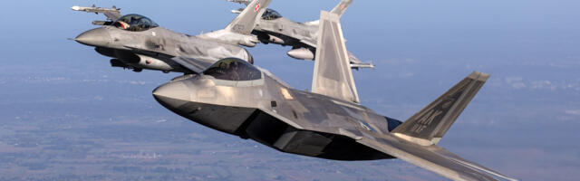 Why Do Fighter Jets Fly So Close To Each Other?