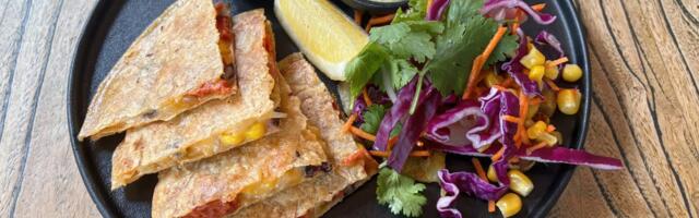 I'm a dietitian who helps busy parents lose weight. I swear by these 8 family-friendly meals.