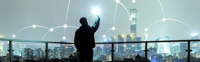 Researchers build a wireless transceiver that can transmit data at 15 gigabytes per second, 24 times faster than 5G connections — invention uses silicon chip that sends and receives analog signals from digital data directly