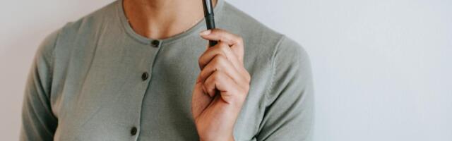 9 cognitive habits people develop when they grew up bilingual that have nothing to do with language and everything to do with how their brain learned to hold two realities at once